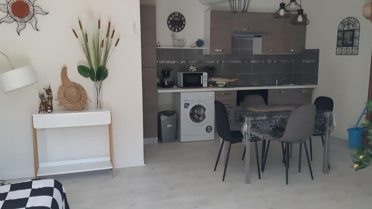 Charmant T2 Tout Confort Au Centre Du Village ! Florensac Kültér fotó